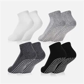 महिलाओं के ग्रिपर्स एंकल मोज़े